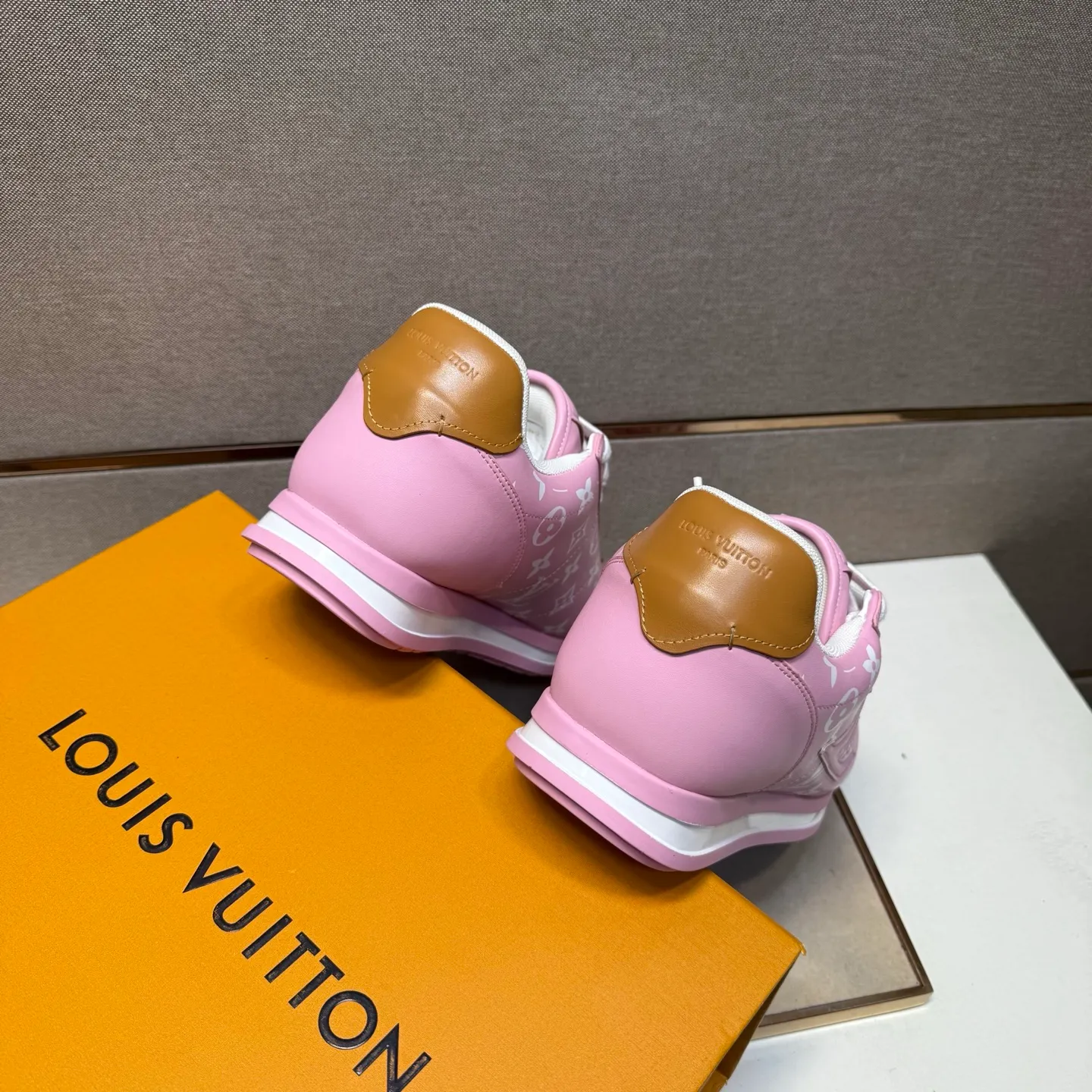 Men's men's shoes 💰pp560 [LV～] Men's casual shoes 2025z cabinet sales simultaneously 🔶Size: 38-44 #️⃣ 🔷4 colors🔜The upper is made of multi-material splicing➕Mesh lining, comfortable and breathable, sole: original comfortable and wear-resistant outsole, ⚠️real thing📱photographed🎬real thing is better📢📢📢